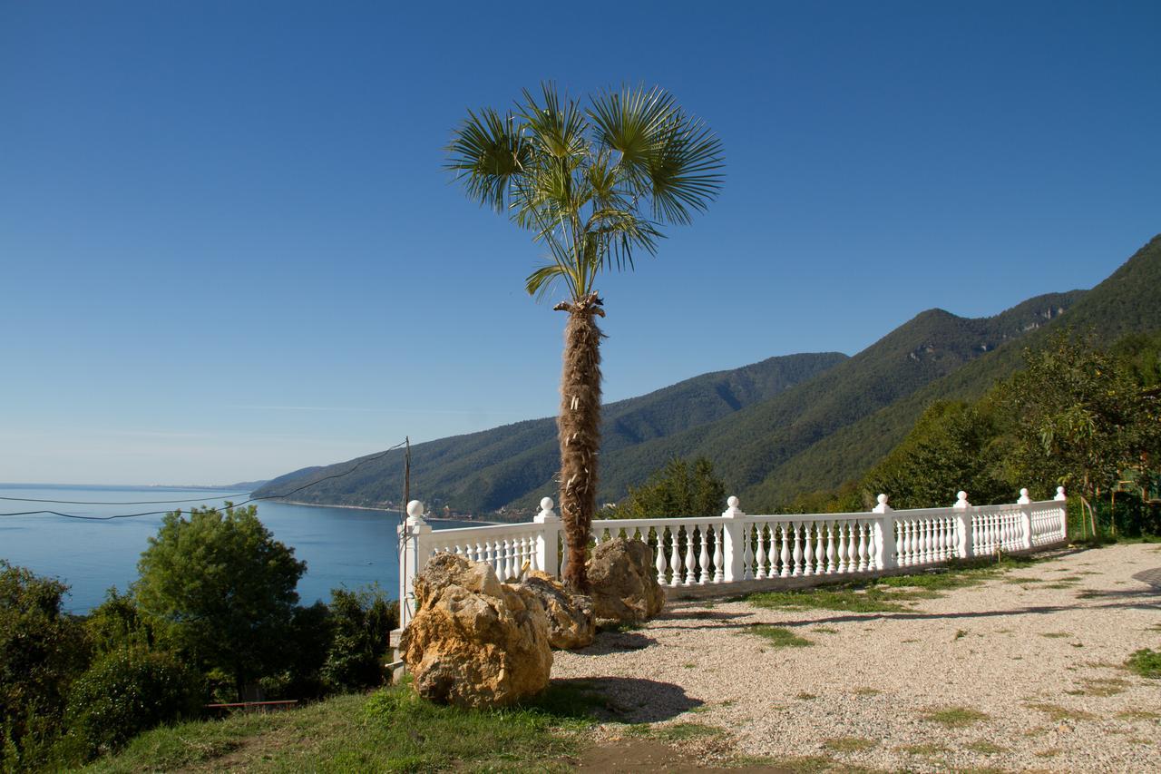 Guest House Vzgorye Гагра Екстер'єр фото